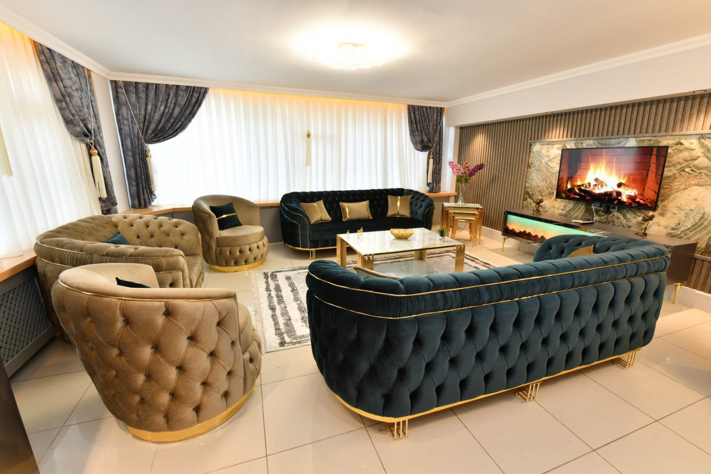 shk-arbaa-ghrf-osalh-llaygar-alsyahy01787833854.jpg