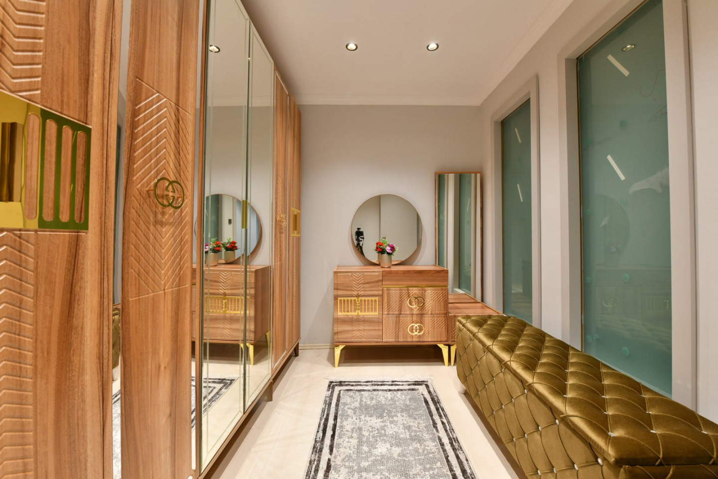Four-room apartment with a hall for tourist rental