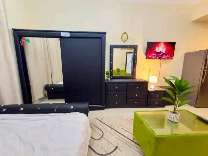 Upscale studio apartment ready for immediate occupancy