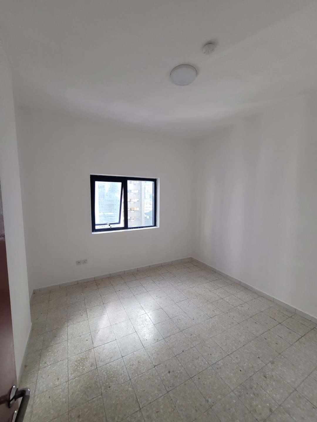 Apartment in Al Majaz with a direct view of the lake
