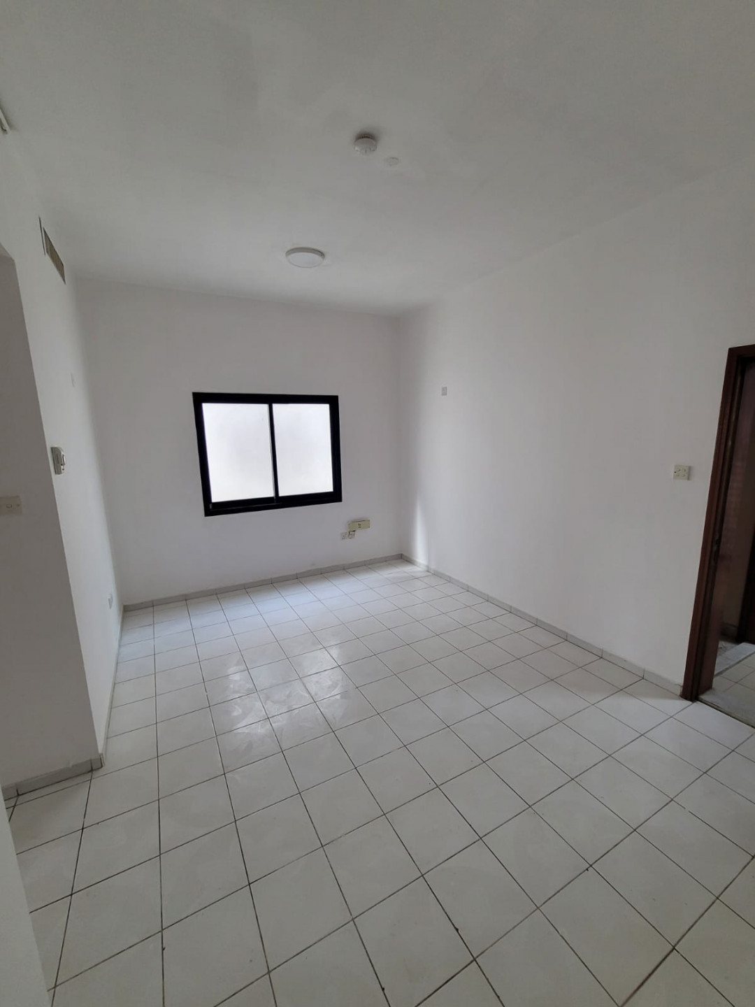 Apartment in Al Majaz with a direct view of the lake