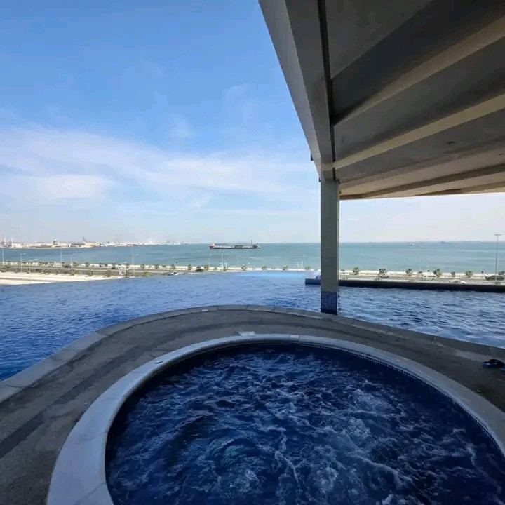 Apartment with a stunning view in Hidd Heights tower
