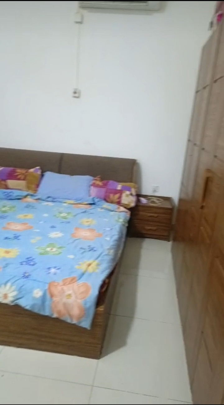 A clean, furnished apartment in Al Salata Al Jadeeda, all-inclusive.