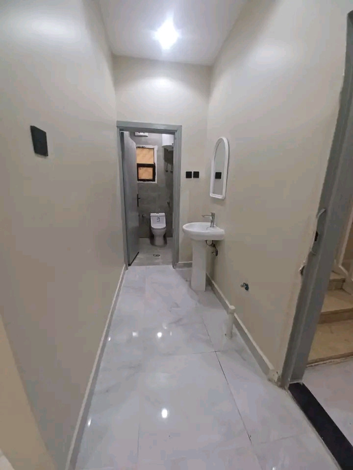 Luxury apartment in Al-Mu'ayziliyah neighborhood