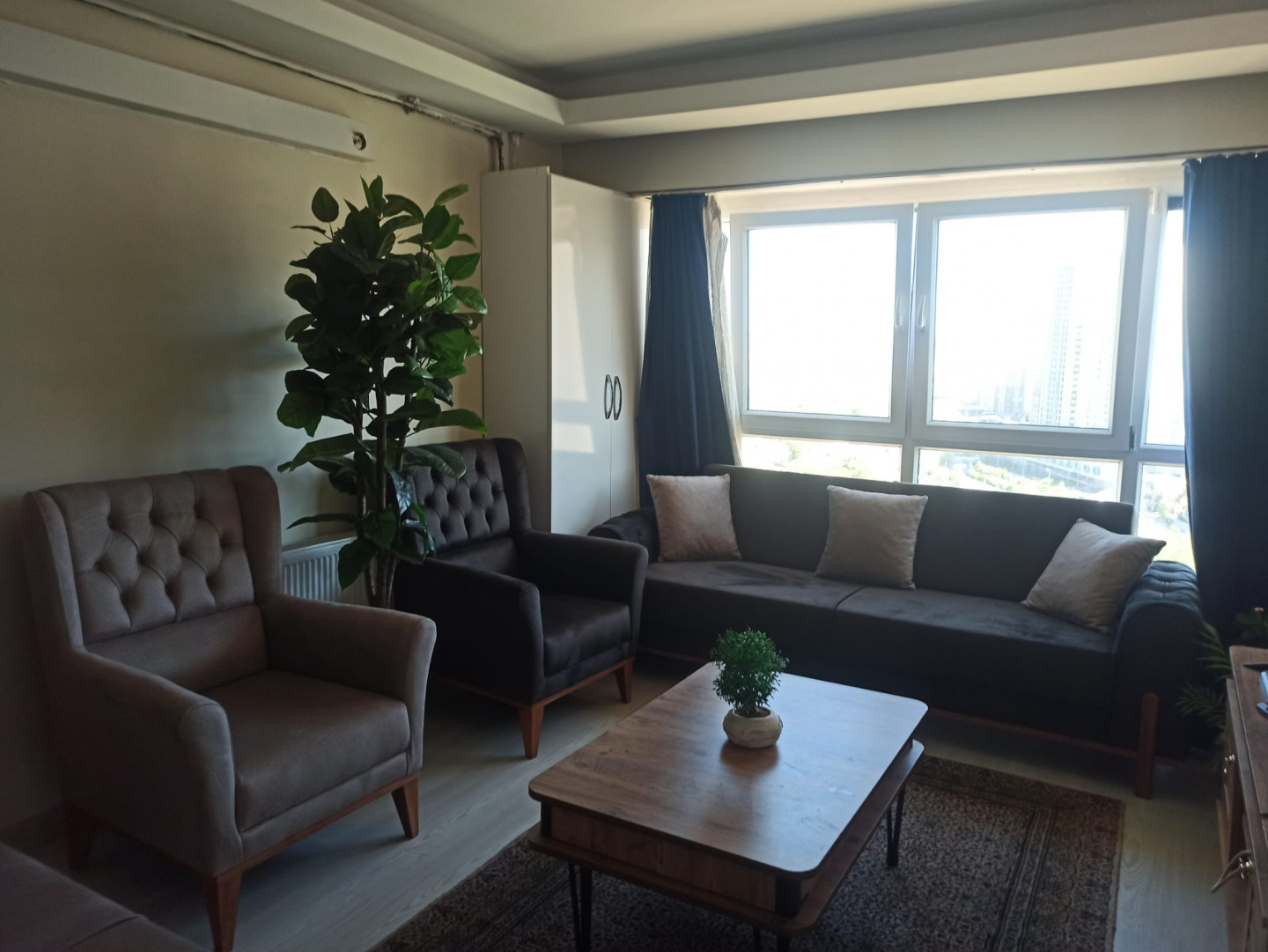 shk-fakhr-dlta-dyloks51786877121.jpg