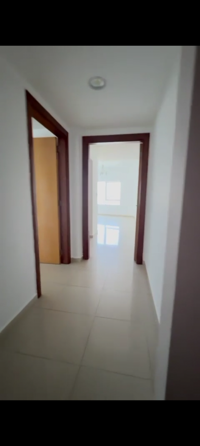 Luxury unfurnished apartment
