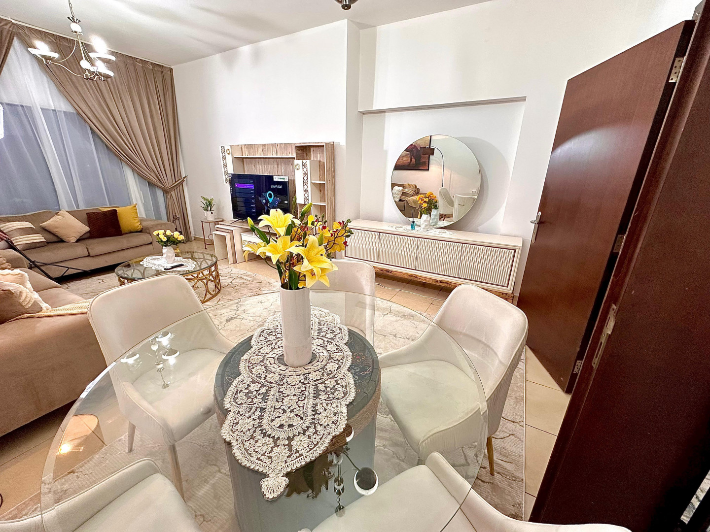 Luxury apartment with an open view in Khan