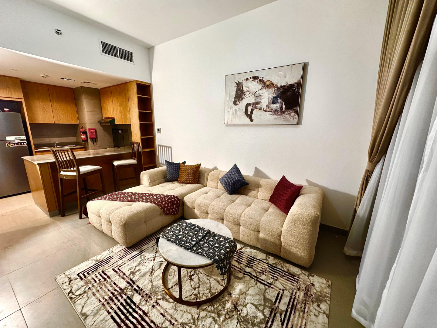 Luxury apartment with gym and swimming pool in Zahia