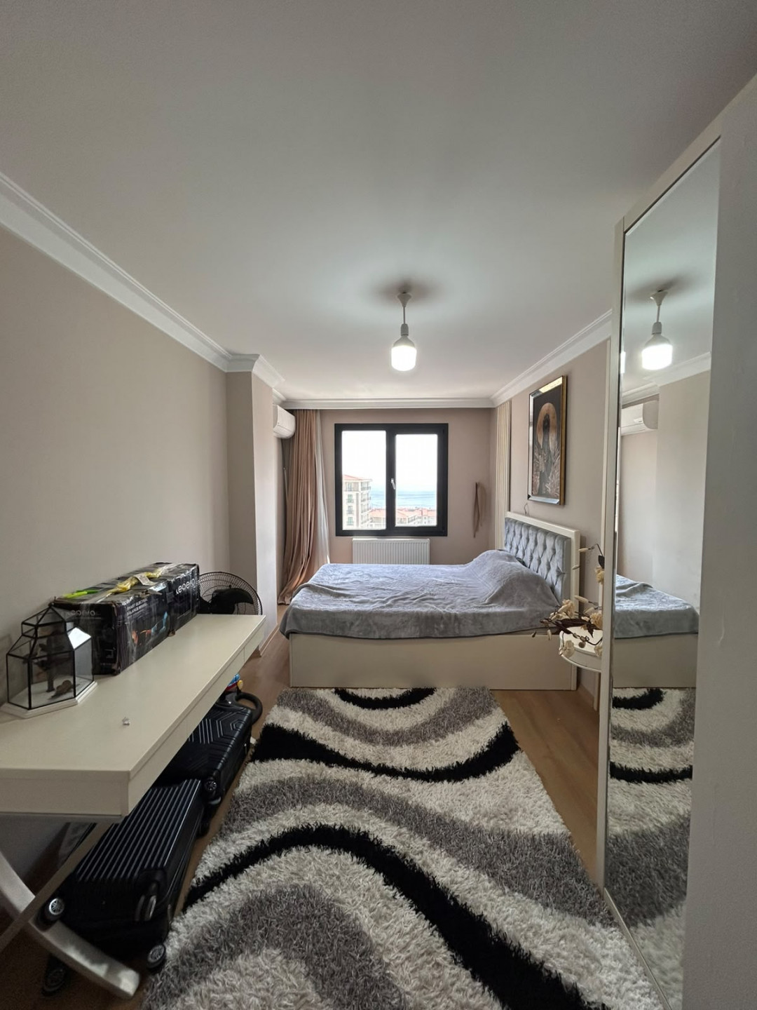 Luxury apartment opposite the marina