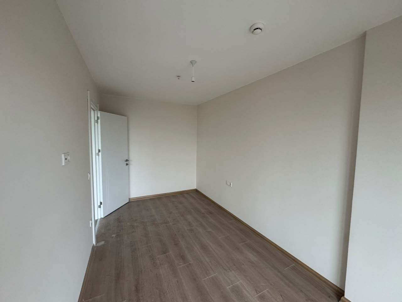 Unfurnished apartment for annual rent