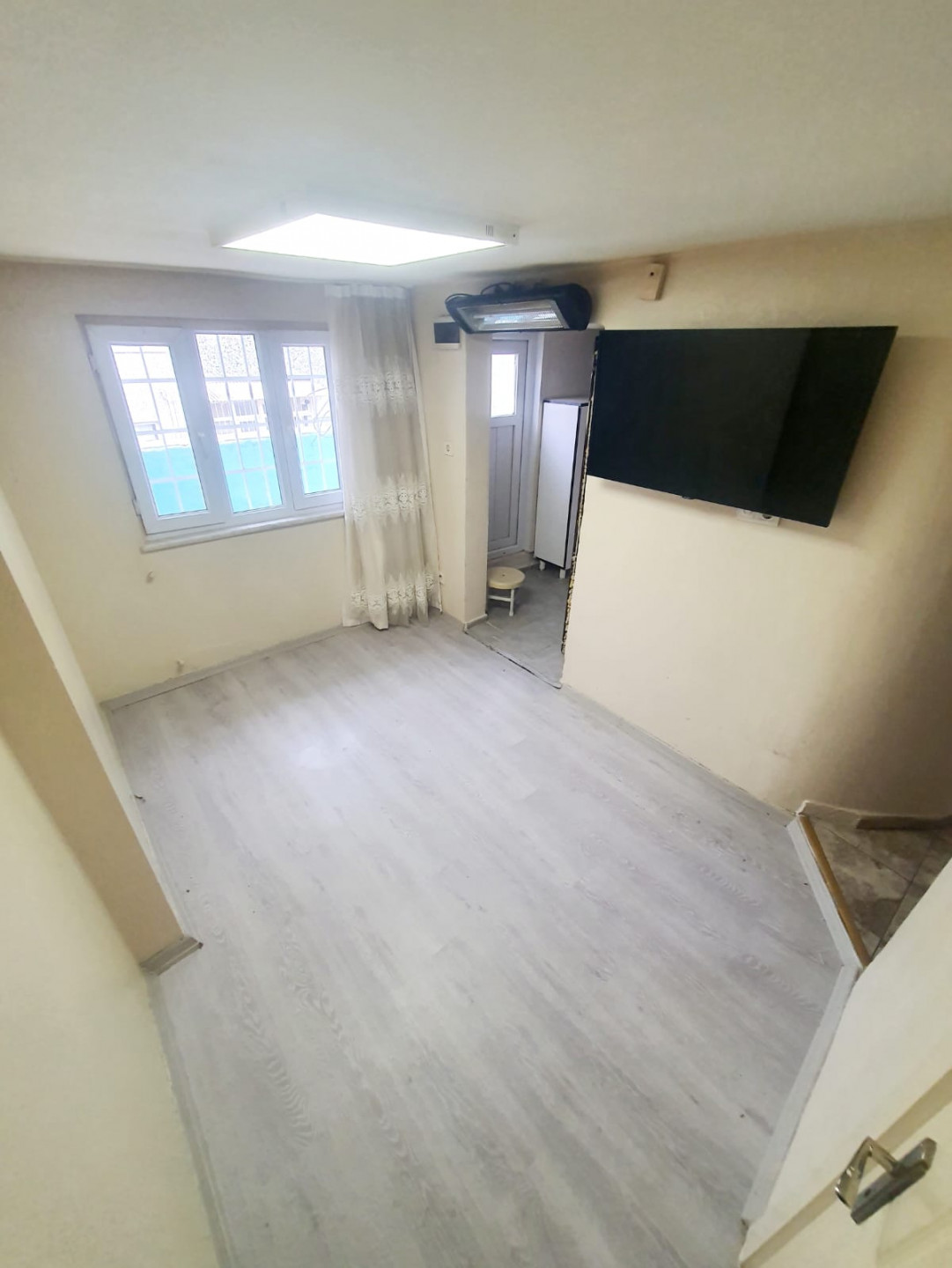 Empty apartment, third floor, one bedroom and living room