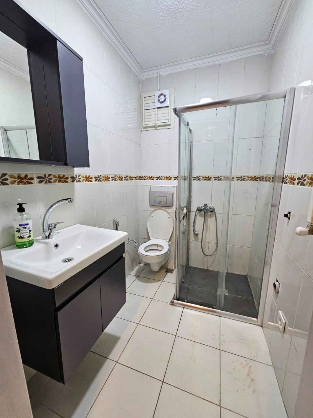 shk-fy-aathman-byh101783607235.jpg
