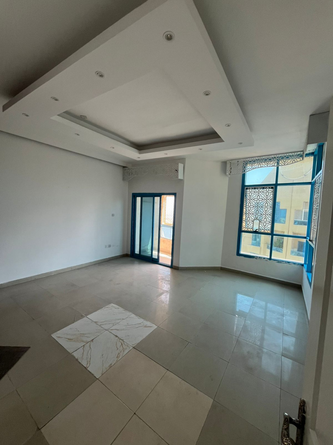 shk-fy-abrag-alkhor101782835123.jpg