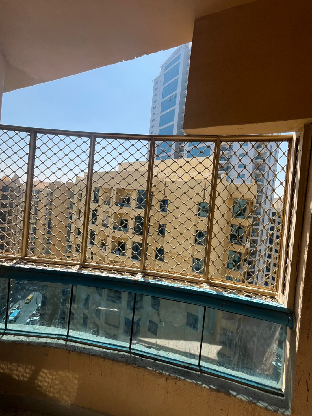 shk-fy-abrag-alkhor121782835124.jpg