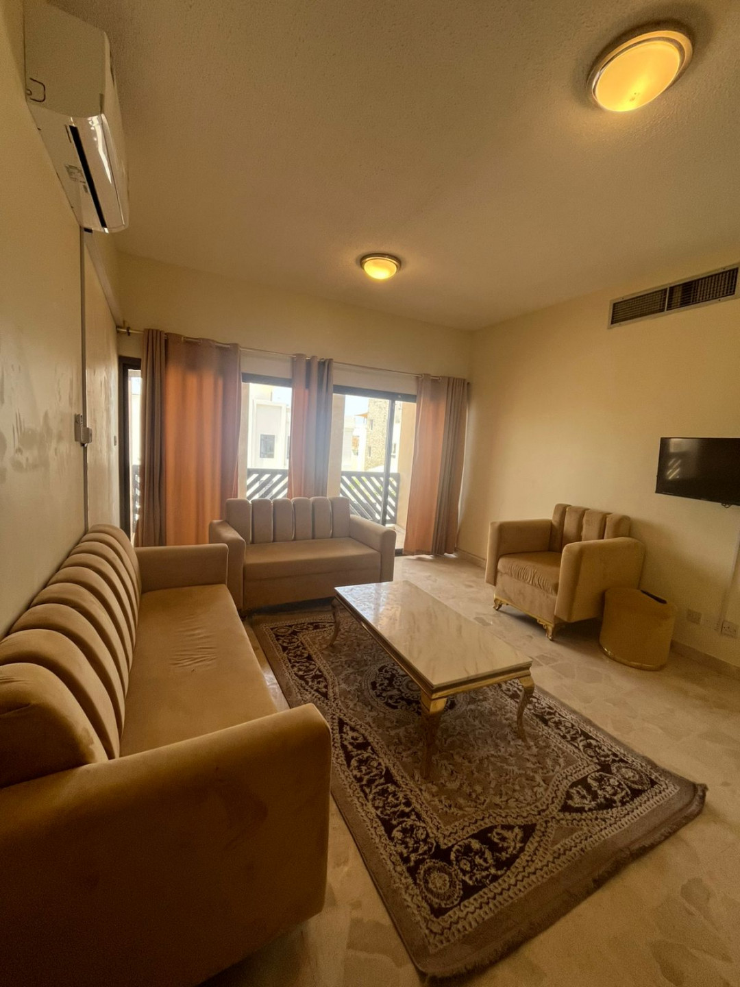 shk-fy-alkrm01783349744.jpg