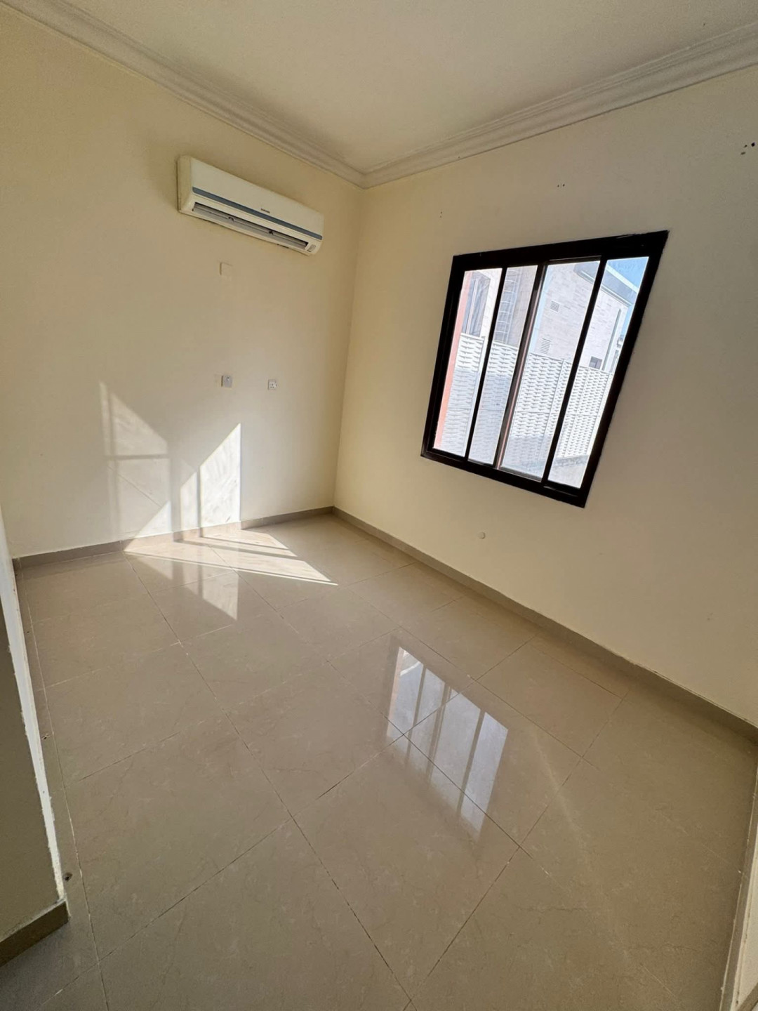shk-fy-almaamor01780991270.jpg