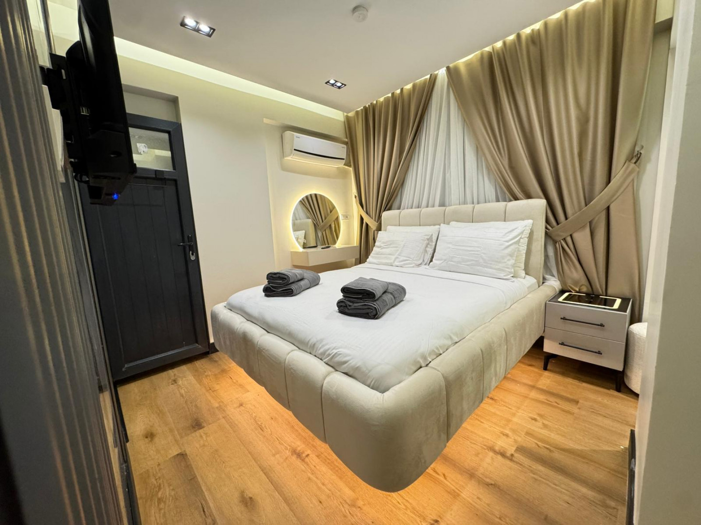 Apartment in the Thai Suites building