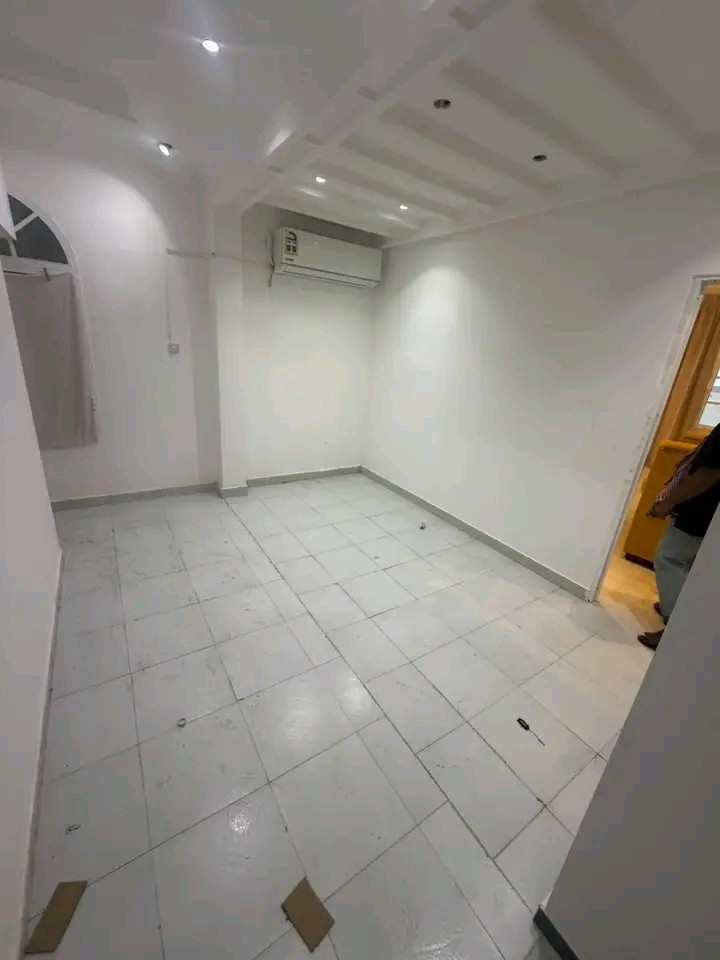 One-bedroom apartment in Al Hail Al Shamali