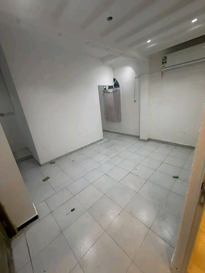 One-bedroom apartment in Al Hail Al Shamali