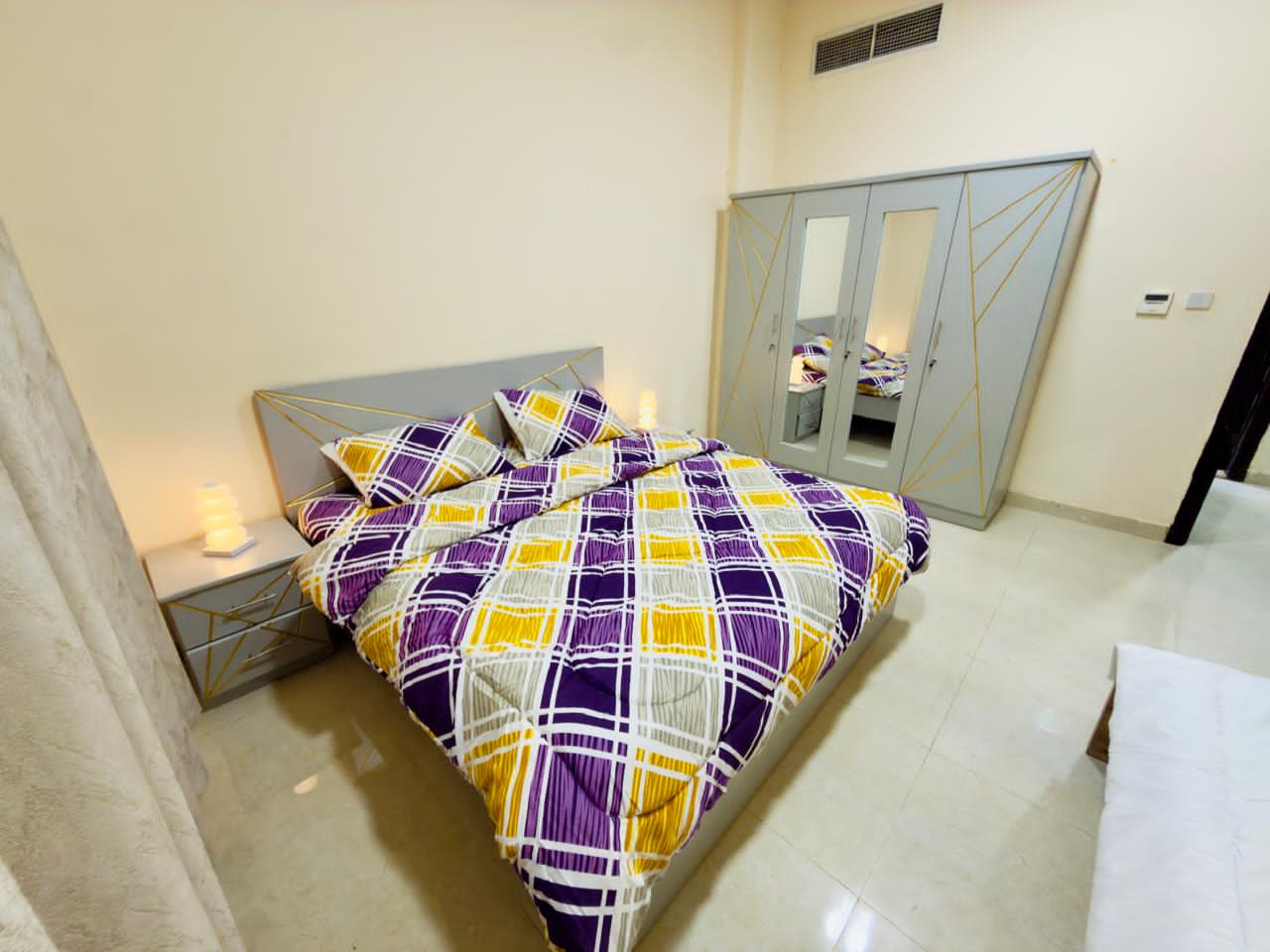 One-bedroom apartment for monthly rent