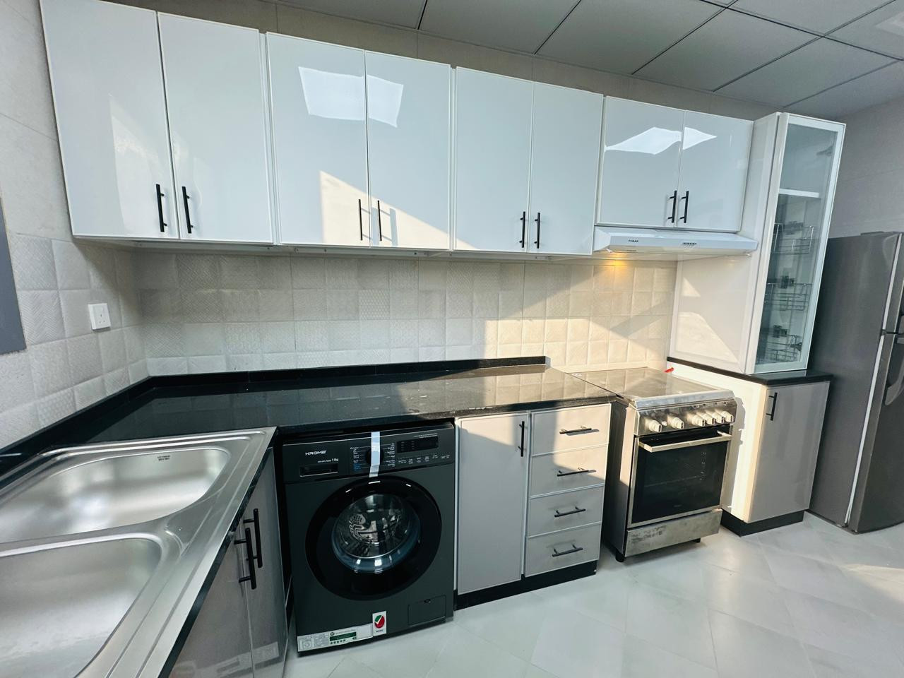 One-bedroom apartment with a living room and two bathrooms... with clean furnishings