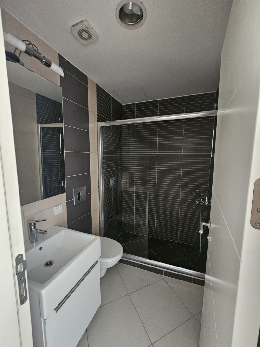 One-bedroom apartment for monthly rent in Innovia complex