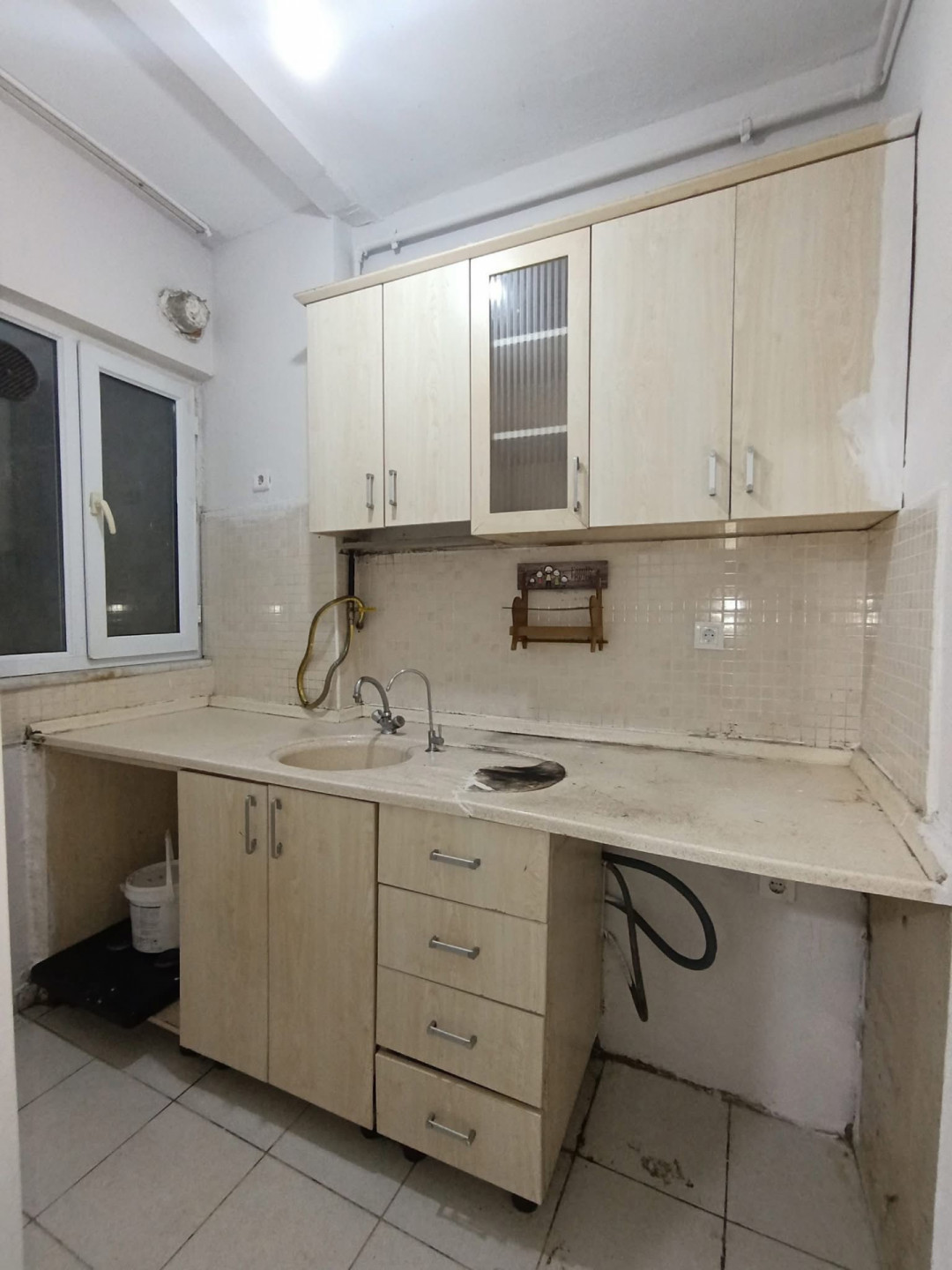One-bedroom apartment for annual rent, unfurnished