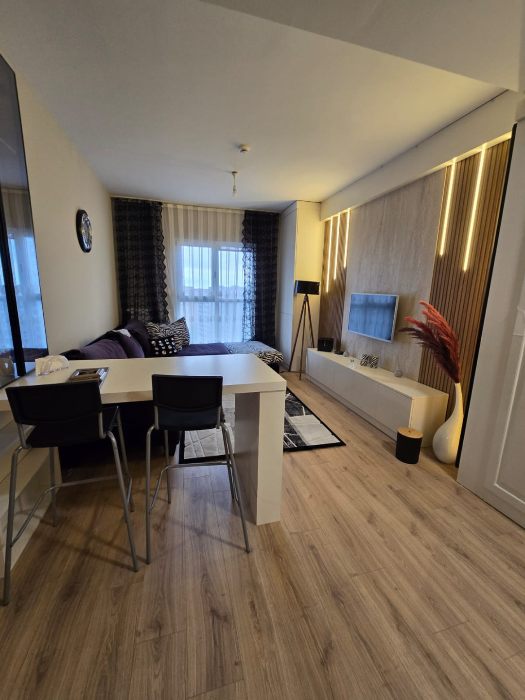 Furnished one-bedroom apartment