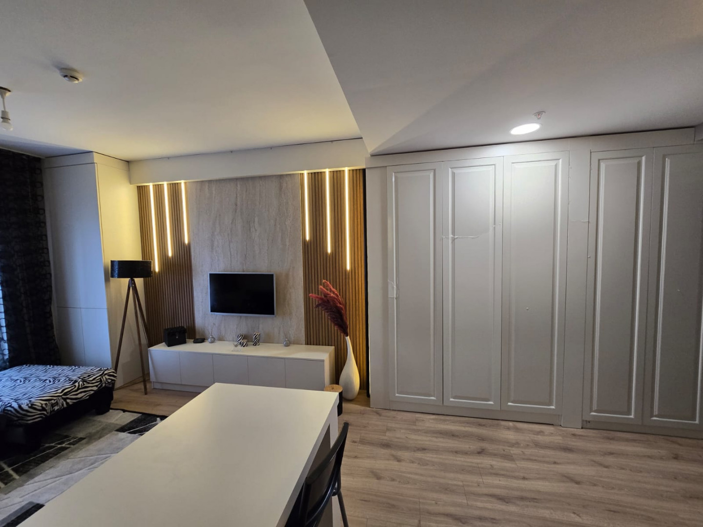 Furnished one-bedroom apartment