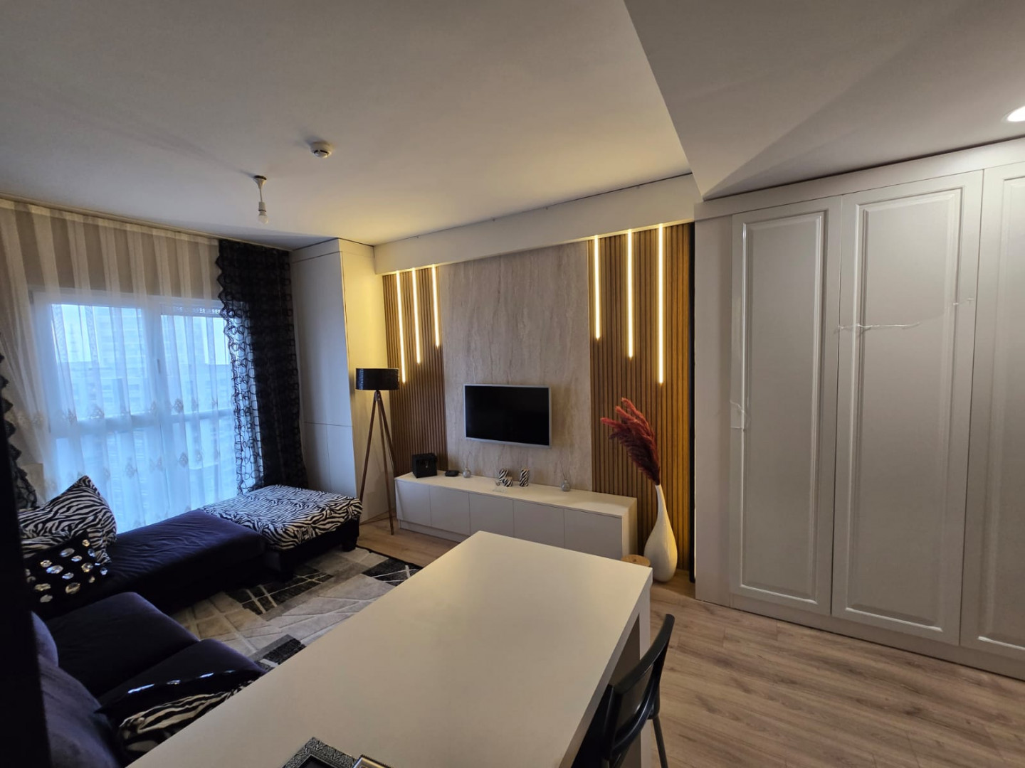 Furnished one-bedroom apartment