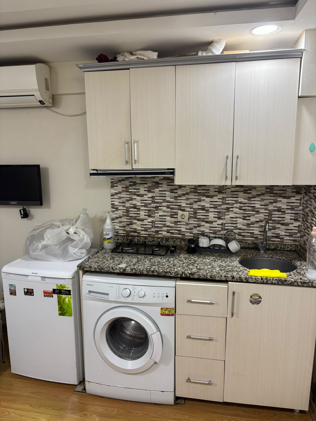 One-bedroom apartment, second floor
