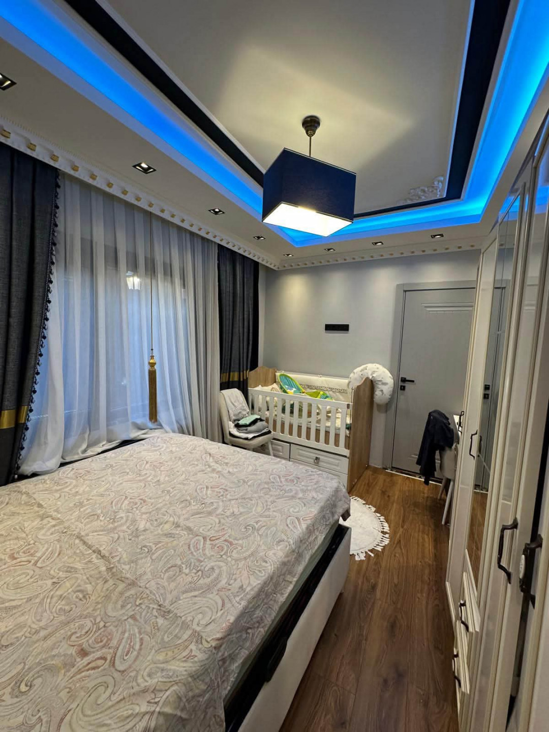 Luxury two-bedroom apartment with a living room in Fatih