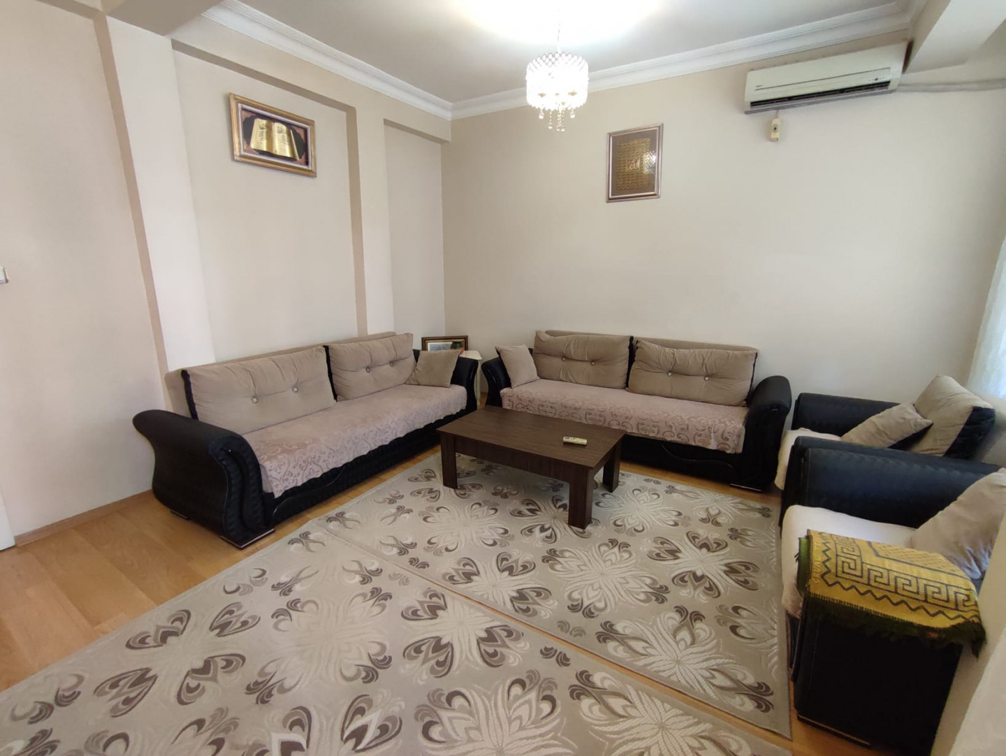 Two-bedroom apartment with a living room for annual rent