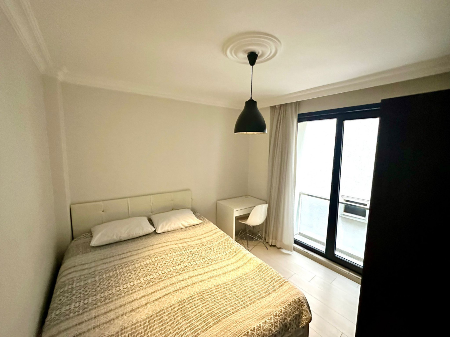 Two-bedroom apartment with a living room for rent