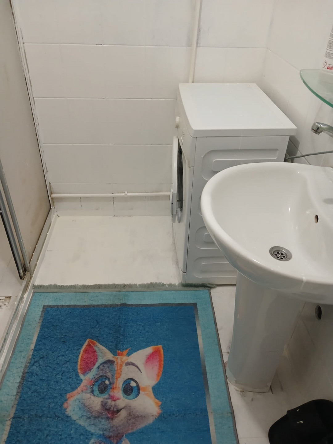 Furnished two-bedroom apartment with a living room, half-basement