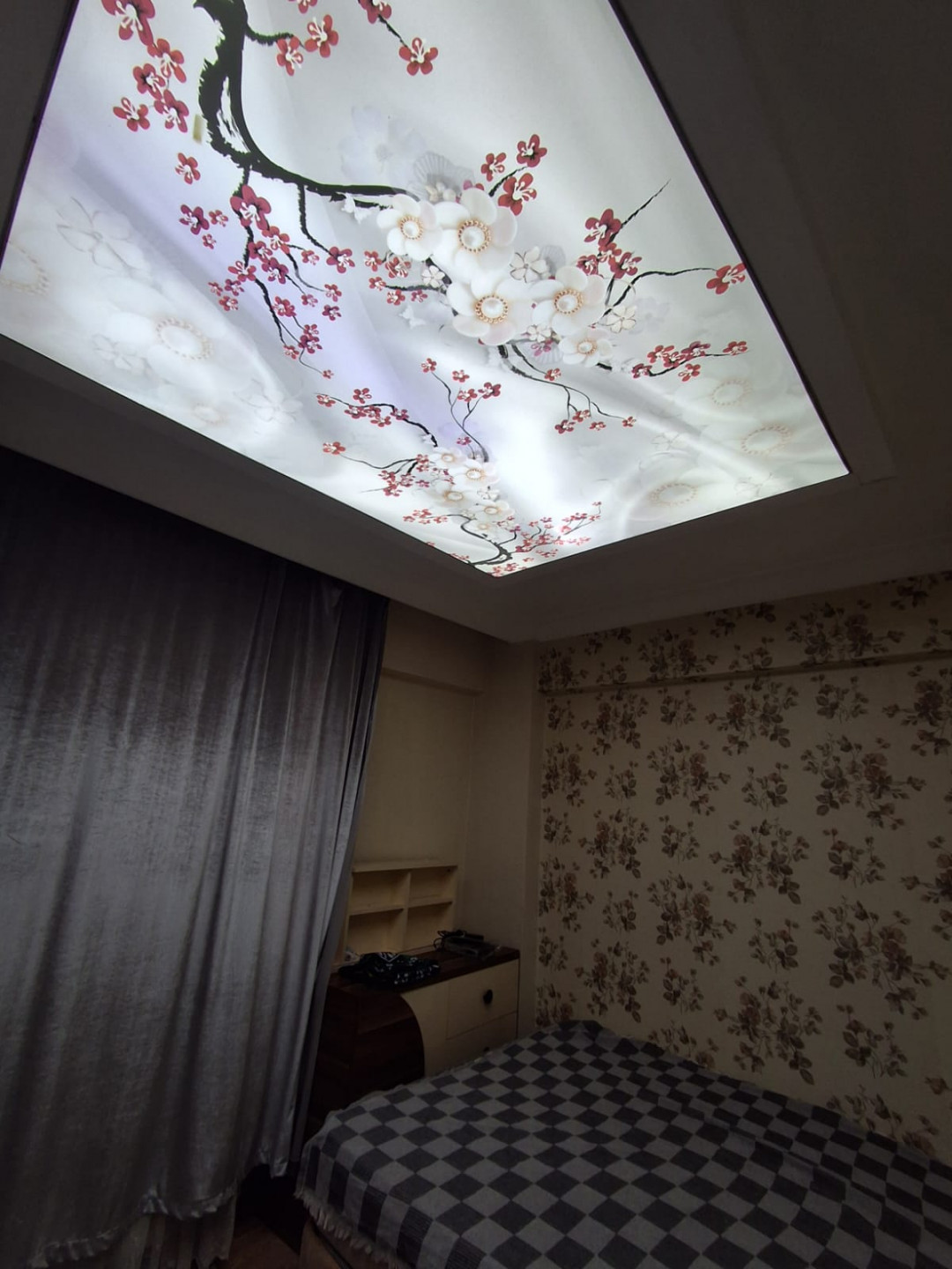 Furnished two-bedroom apartment with living room