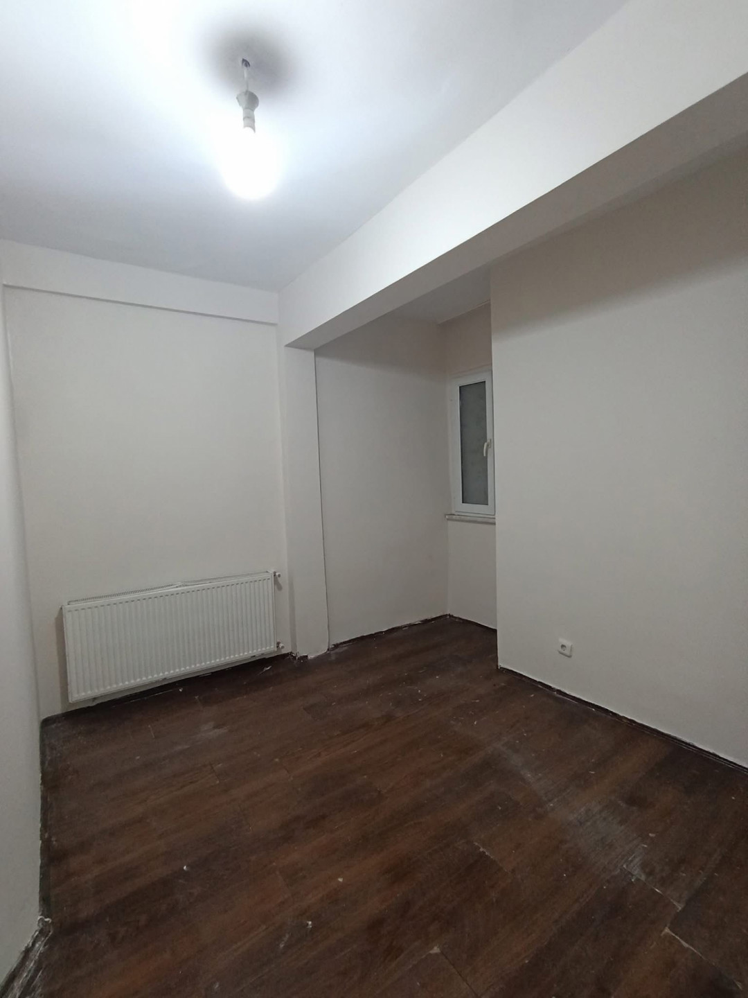 Unfurnished apartment with an annual contract