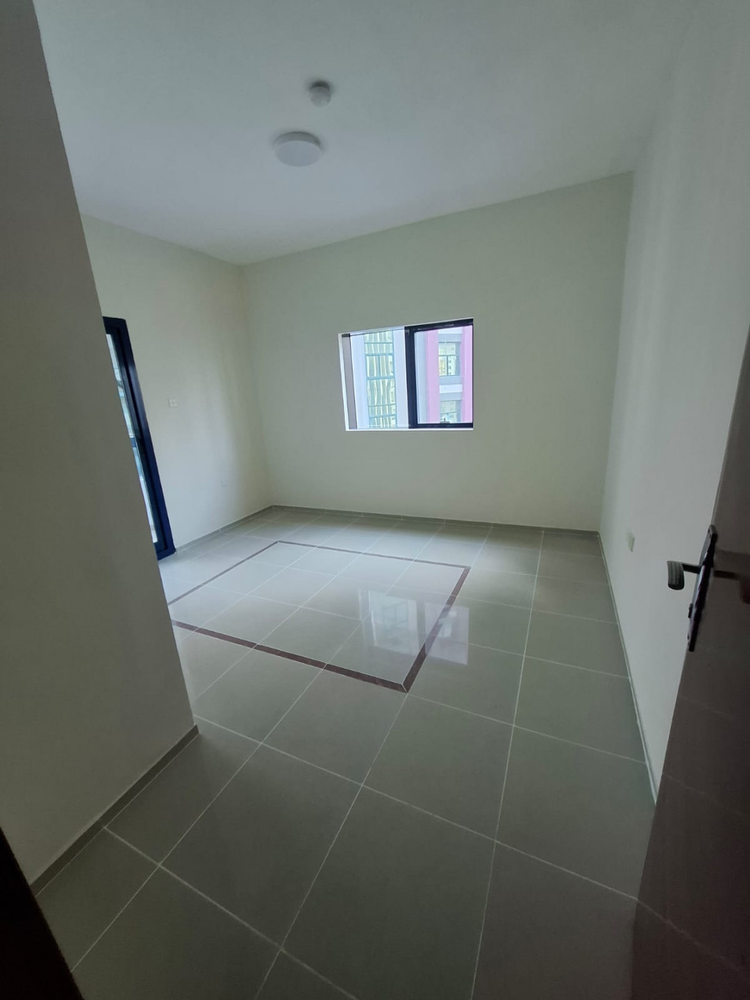 Unfurnished apartment in Al Qasimia
