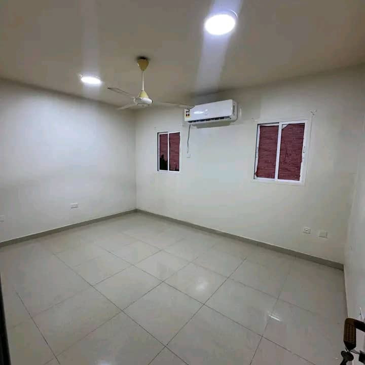 Unfurnished apartment in Al Khoudh