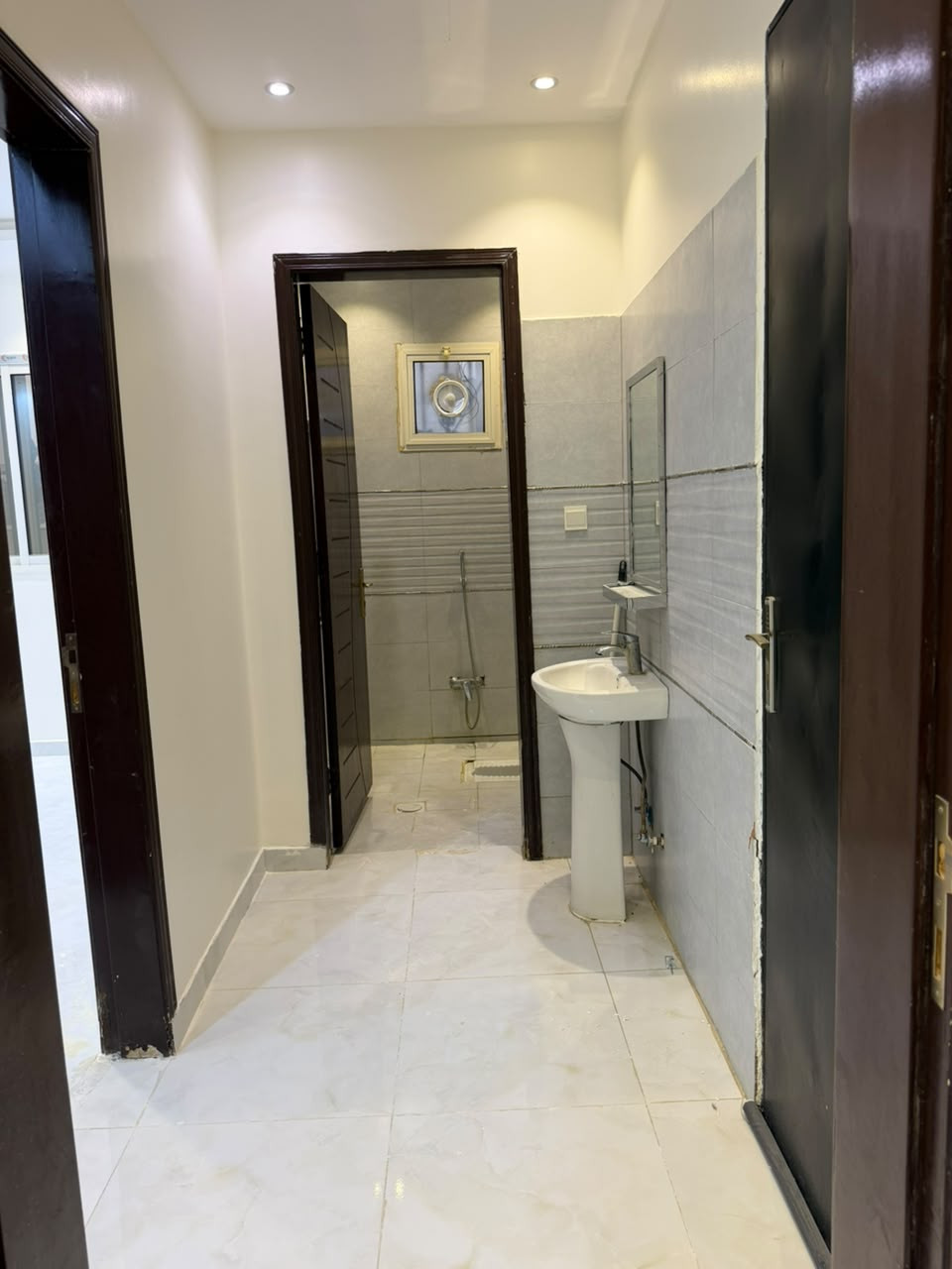 shk-kbyr-o-oasaa-balrmal61790276066.jpg