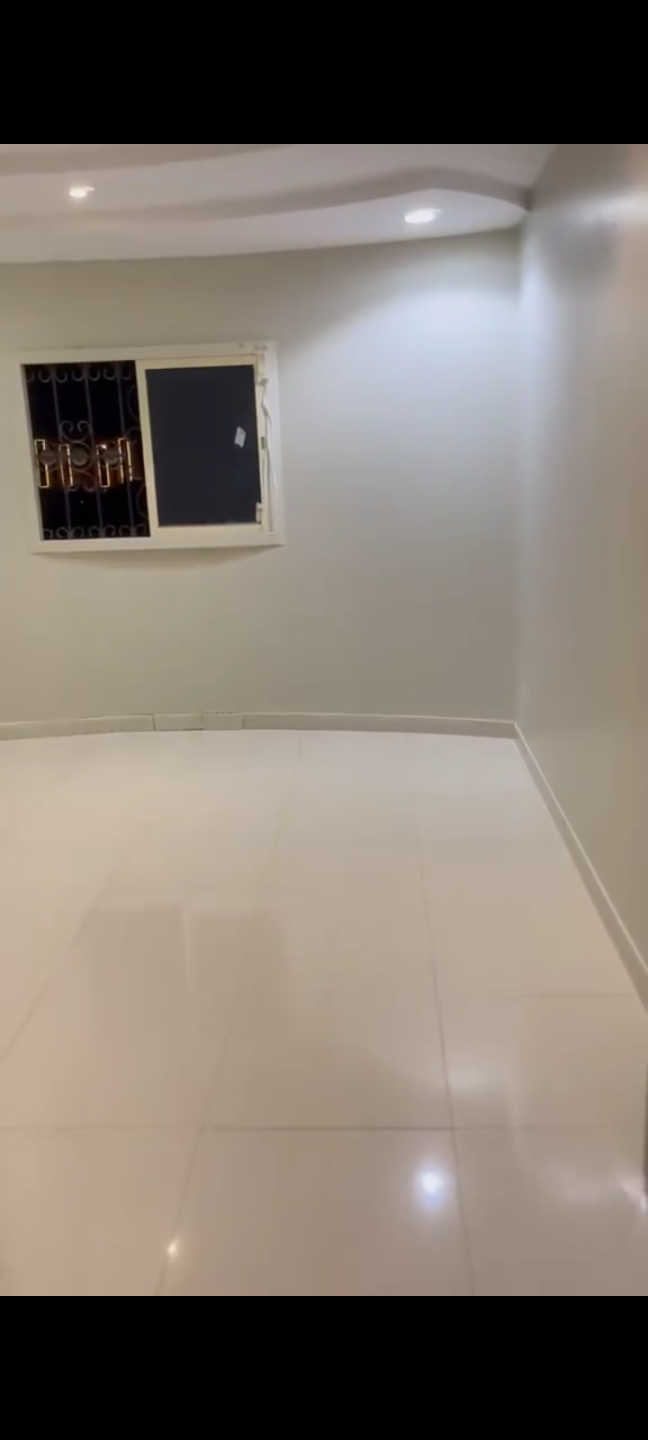 Apartment for annual rent in Al Hazm