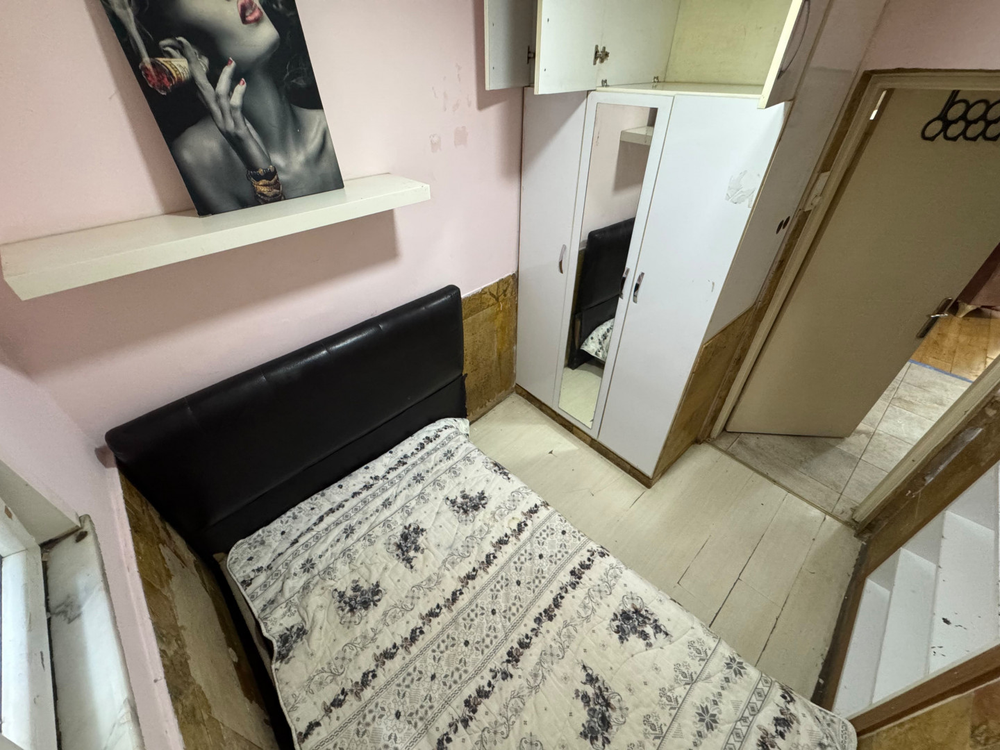 Apartment for annual rent, one bedroom and living room