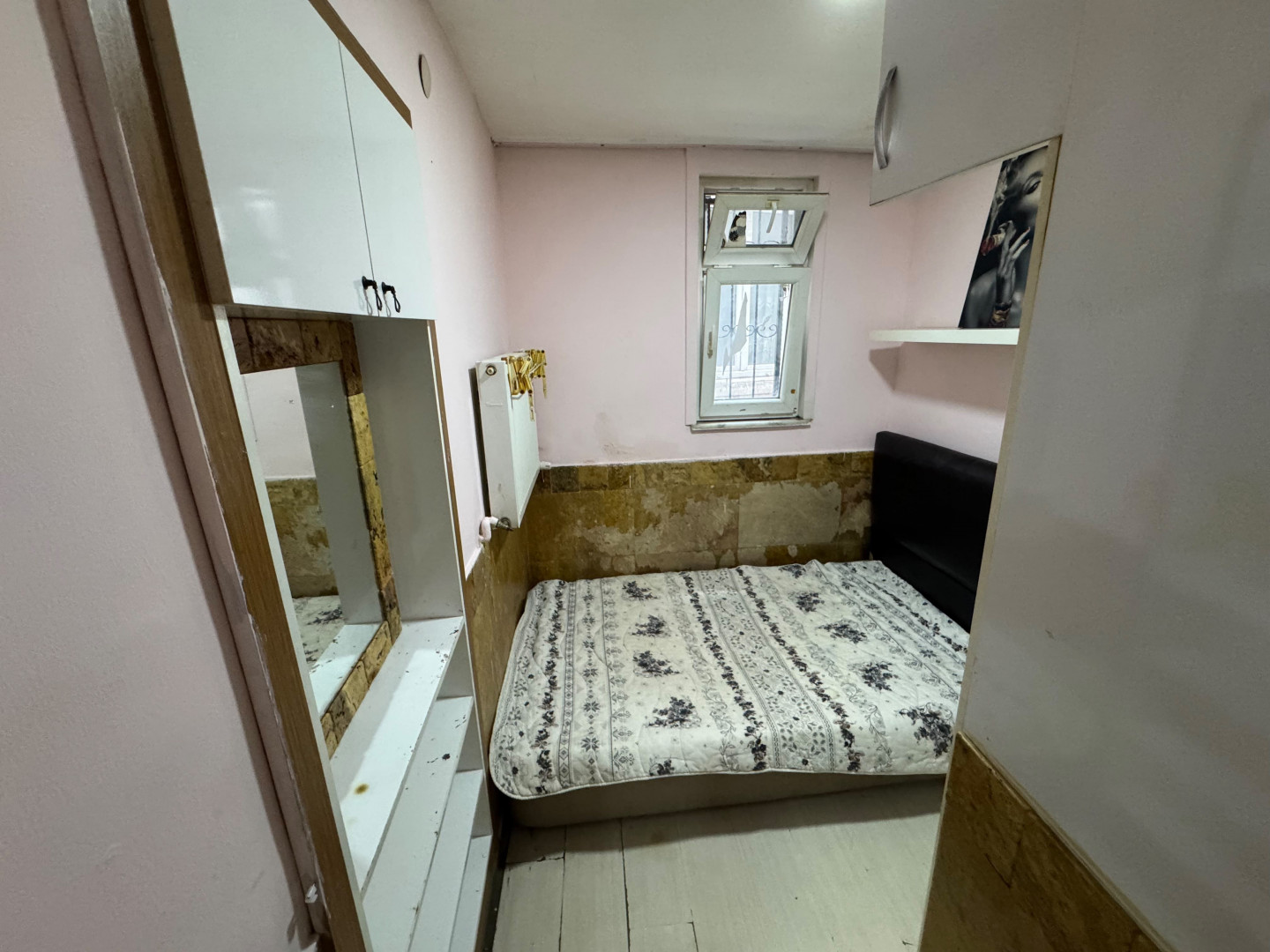Apartment for annual rent, one bedroom and living room
