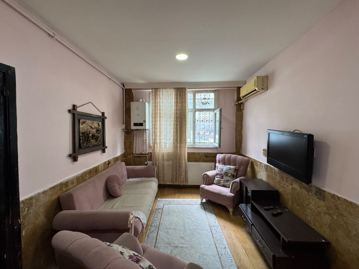 Apartment for annual rent, one bedroom and living room