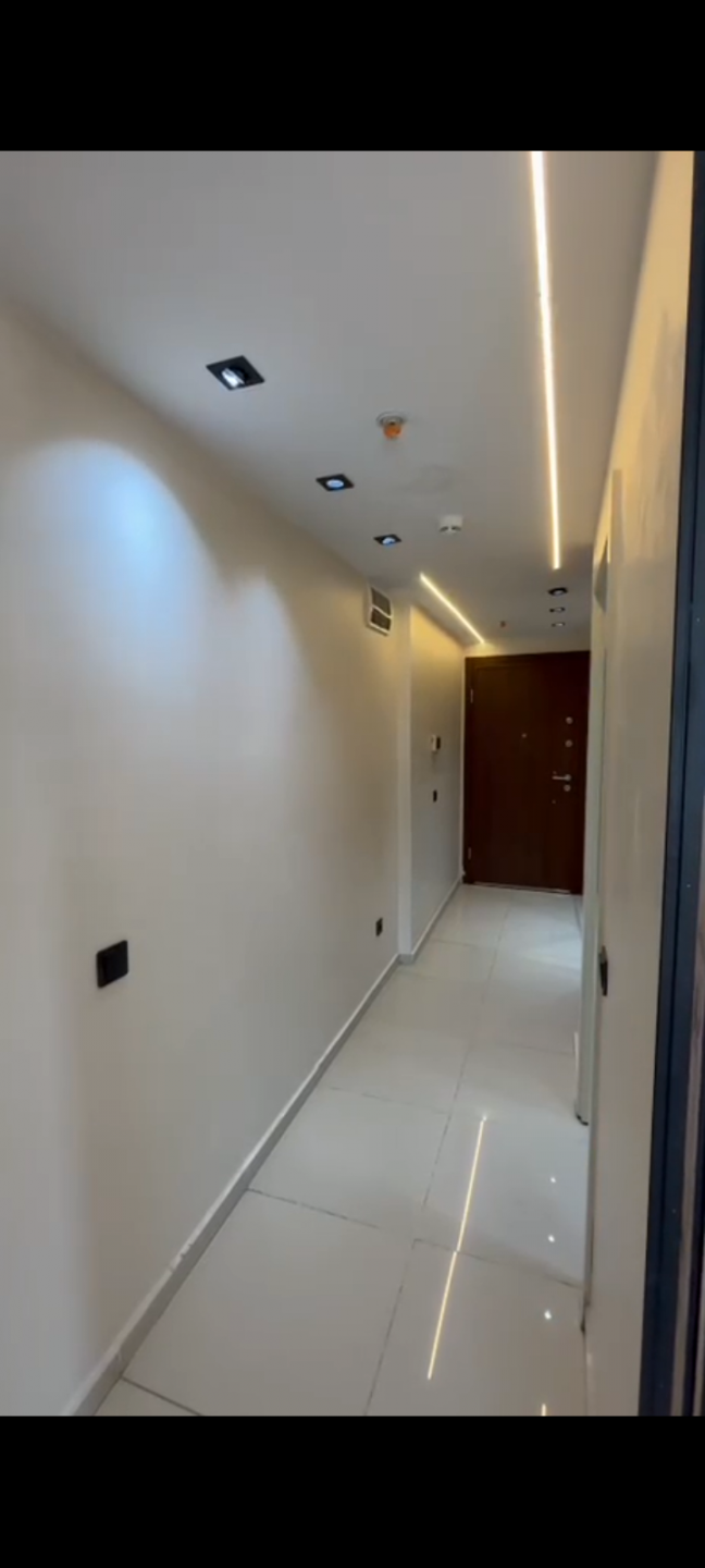 Unfurnished two-bedroom apartment for annual rent