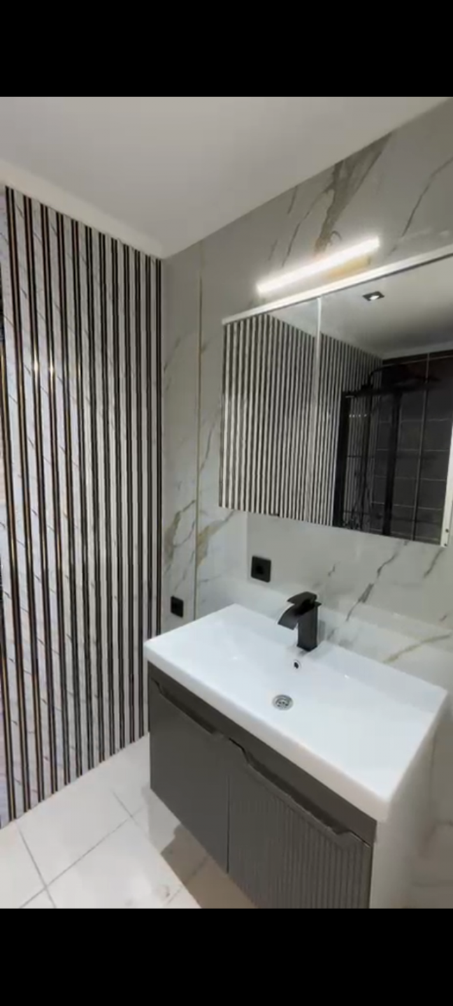 Unfurnished two-bedroom apartment for annual rent