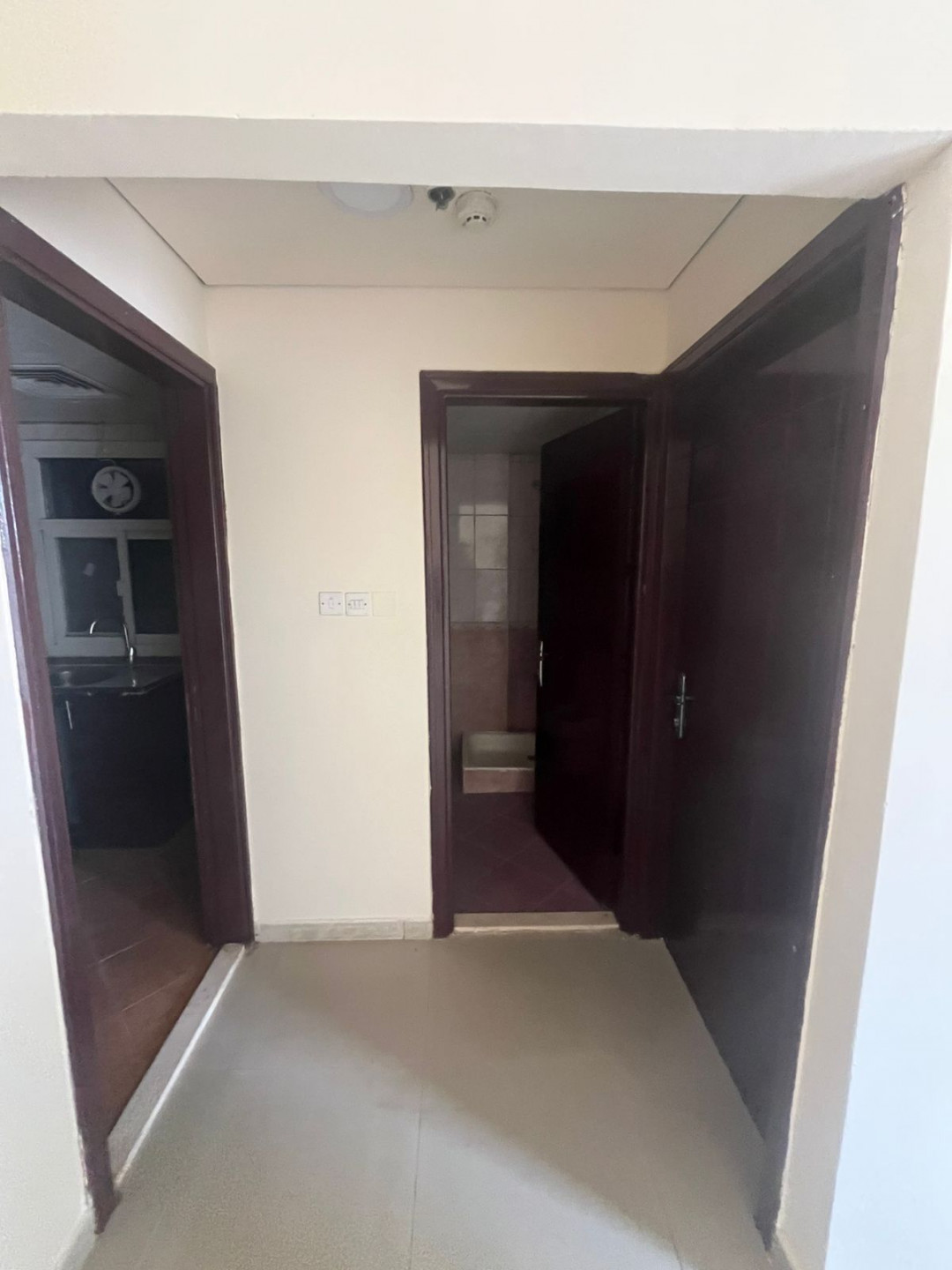 Unfurnished apartment for annual rent