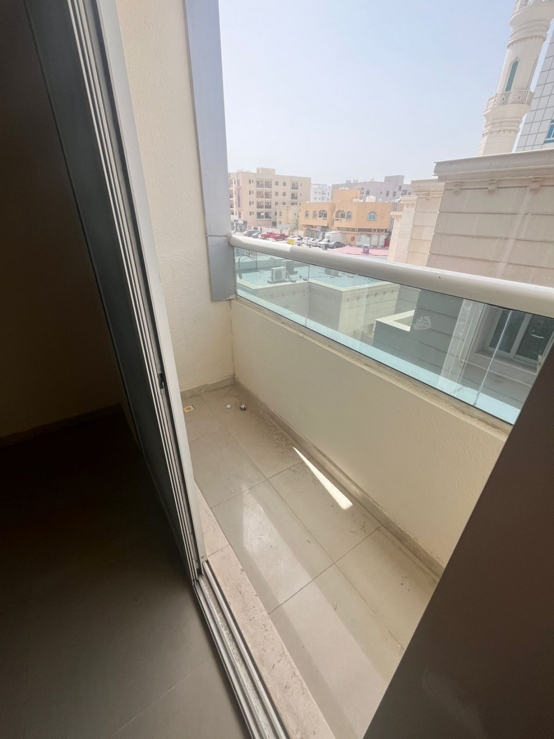 Unfurnished apartment for annual rent