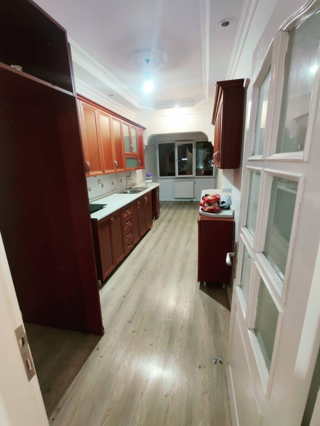 Apartment for annual rent, three rooms and a hall