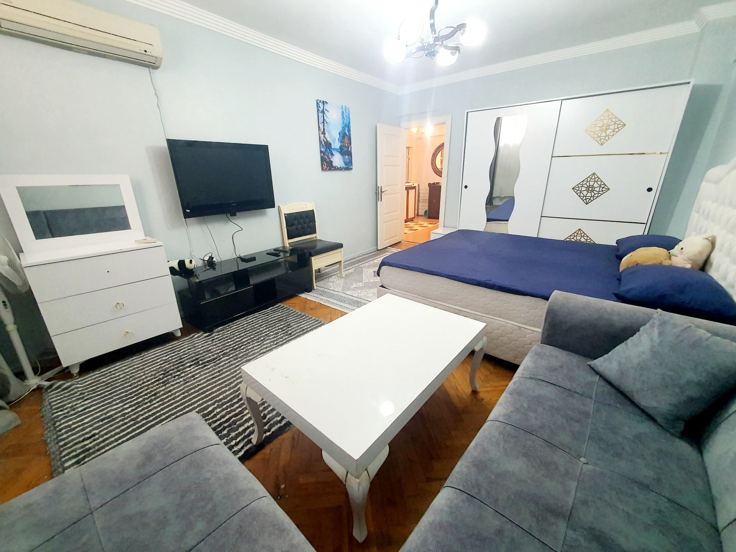 Apartment for rent: living room and bedroom